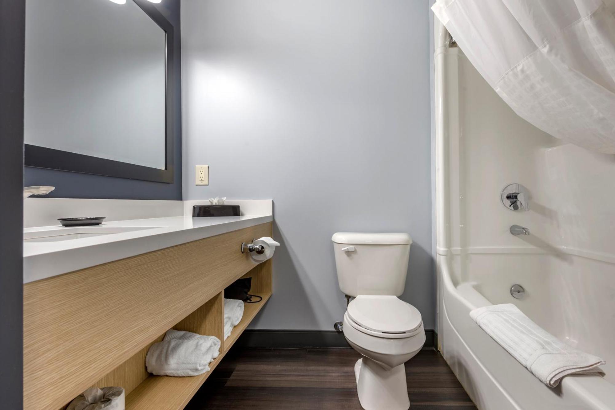 Quality Inn & Suites Oakville Habitación foto